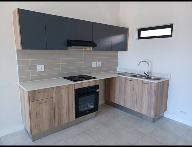 2 BEDROOM PROPERTY TO RENT IN GREENBAY ECO ESTATE